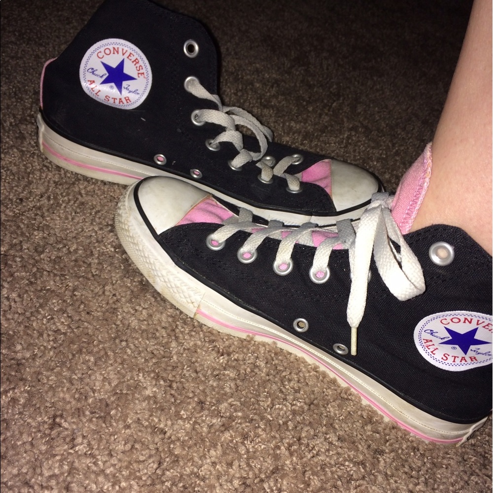 Black and baby pink High Top Converse All Star!