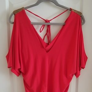 Open shoulder mini dress, gold accents