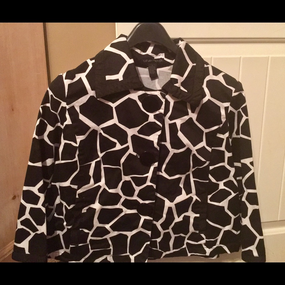 Sherry Taylor poka dot button up with pockets