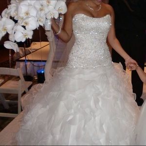 Wedding dress/ wedding gown