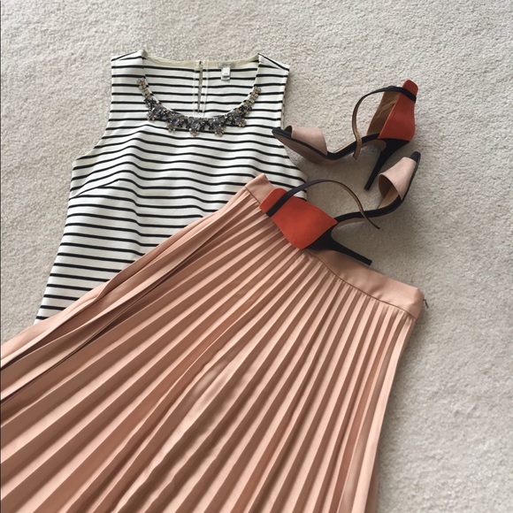 Zara Dresses & Skirts - Zara Pleated Skirt