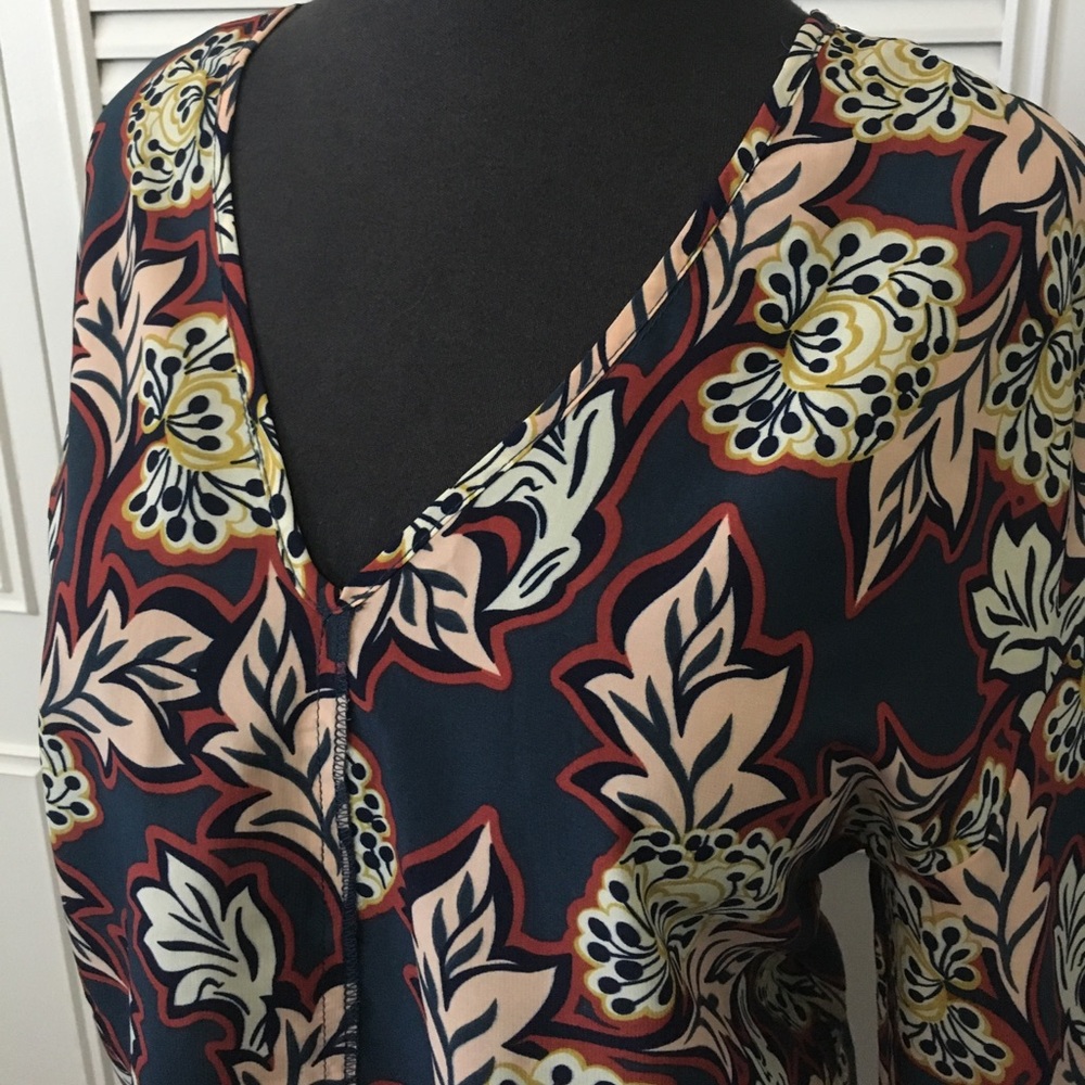 Cute New Chelsea & Theodore Top - Picture 2 of 6