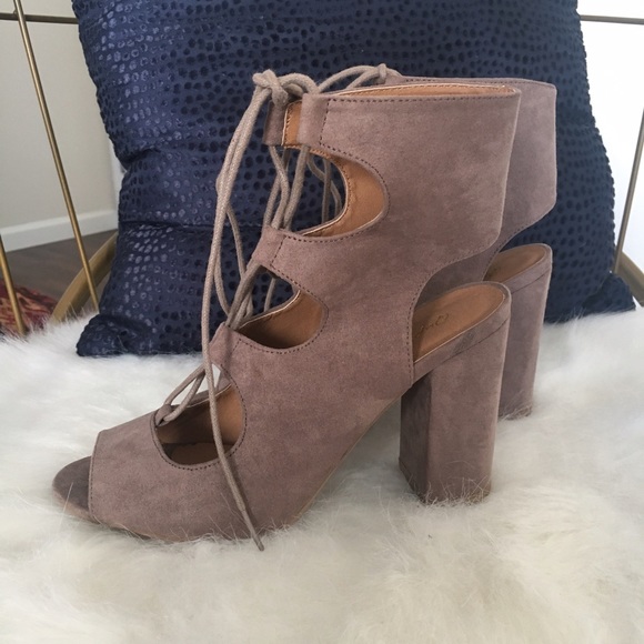Lulus Shoes - Lulus Suede Heels