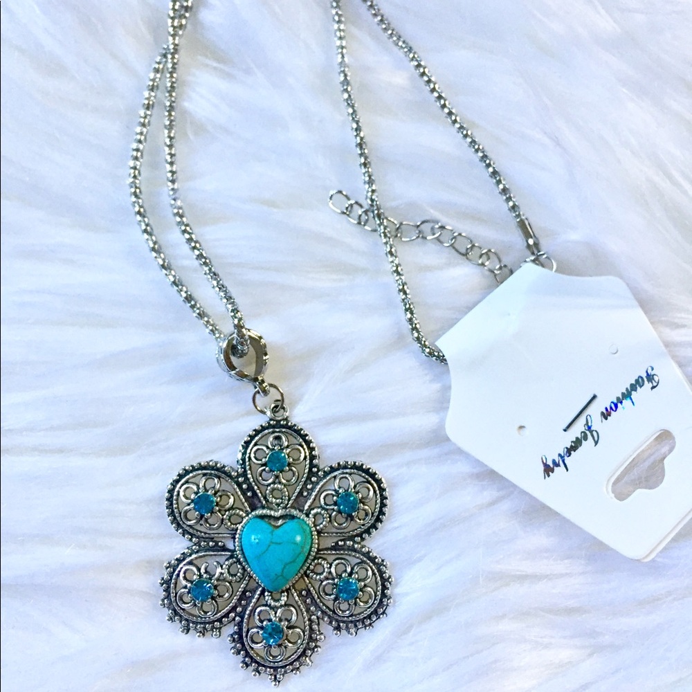 💙Stunning Turquoise Floral Heart Necklace💙