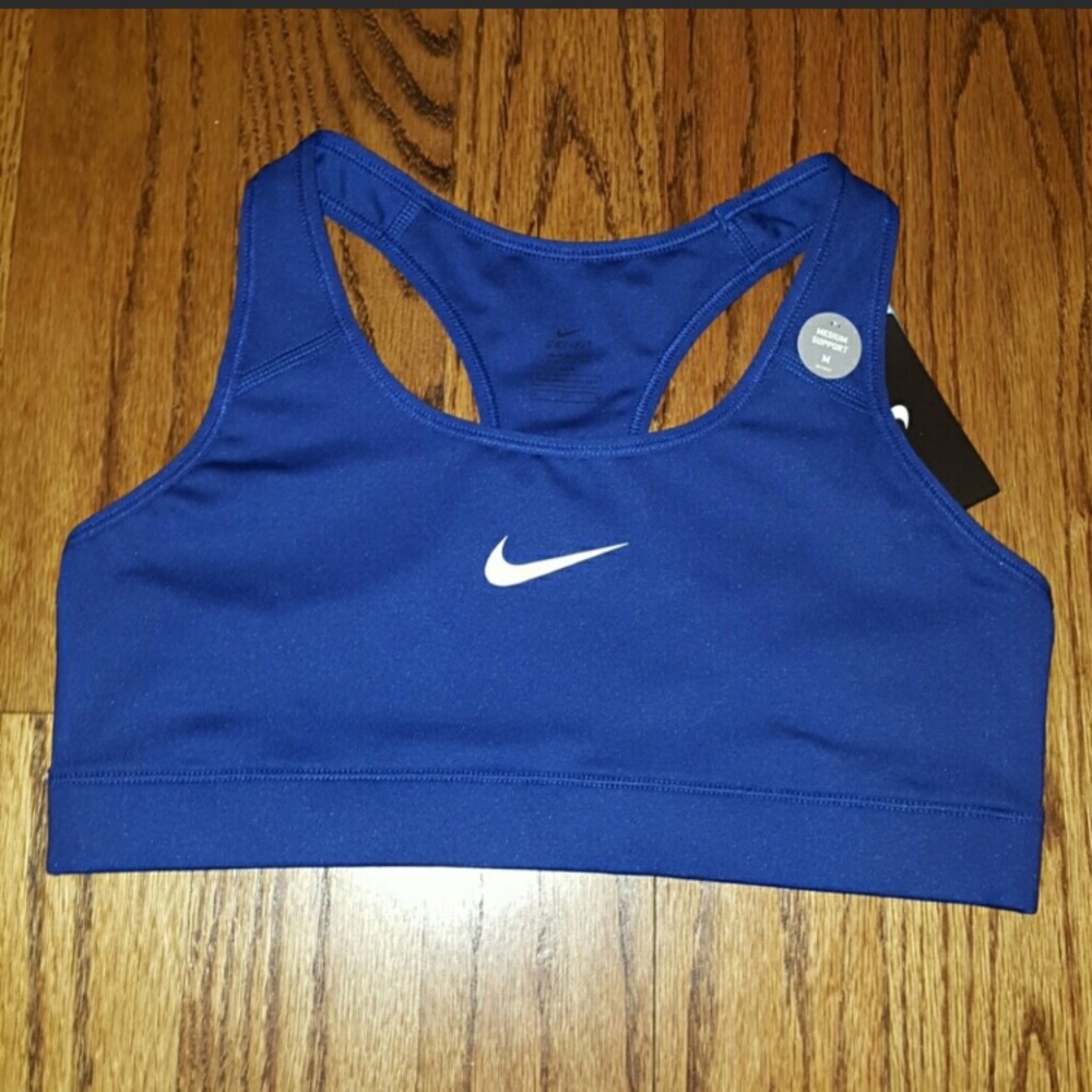 NWT Nike sports bra