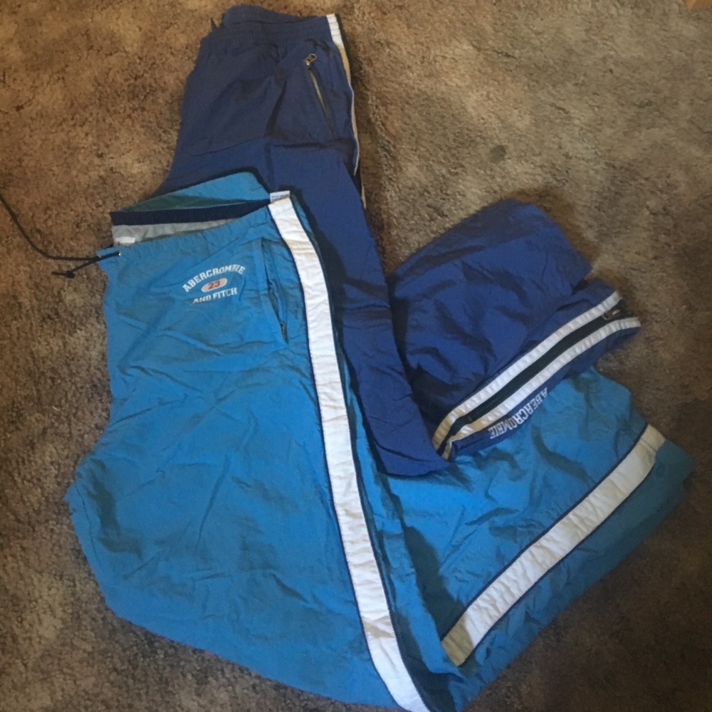 Bundle of two Abercrombie and fitch pants🎈📓