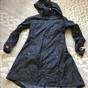 Lululemon black high-low rain jacket