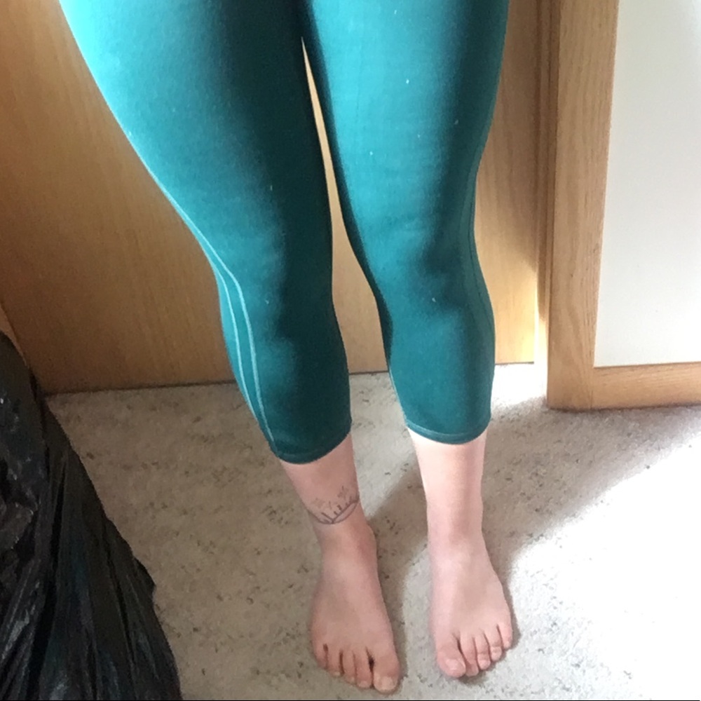 Gap cropped workout leggings - Picture 3 of 3