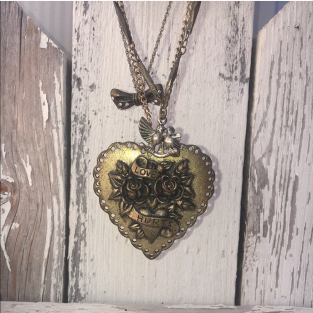 Betsey johnson necklace