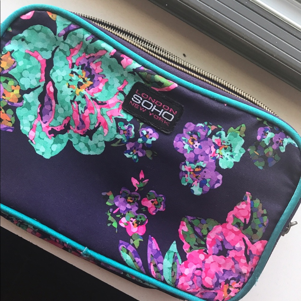 makeup pouch