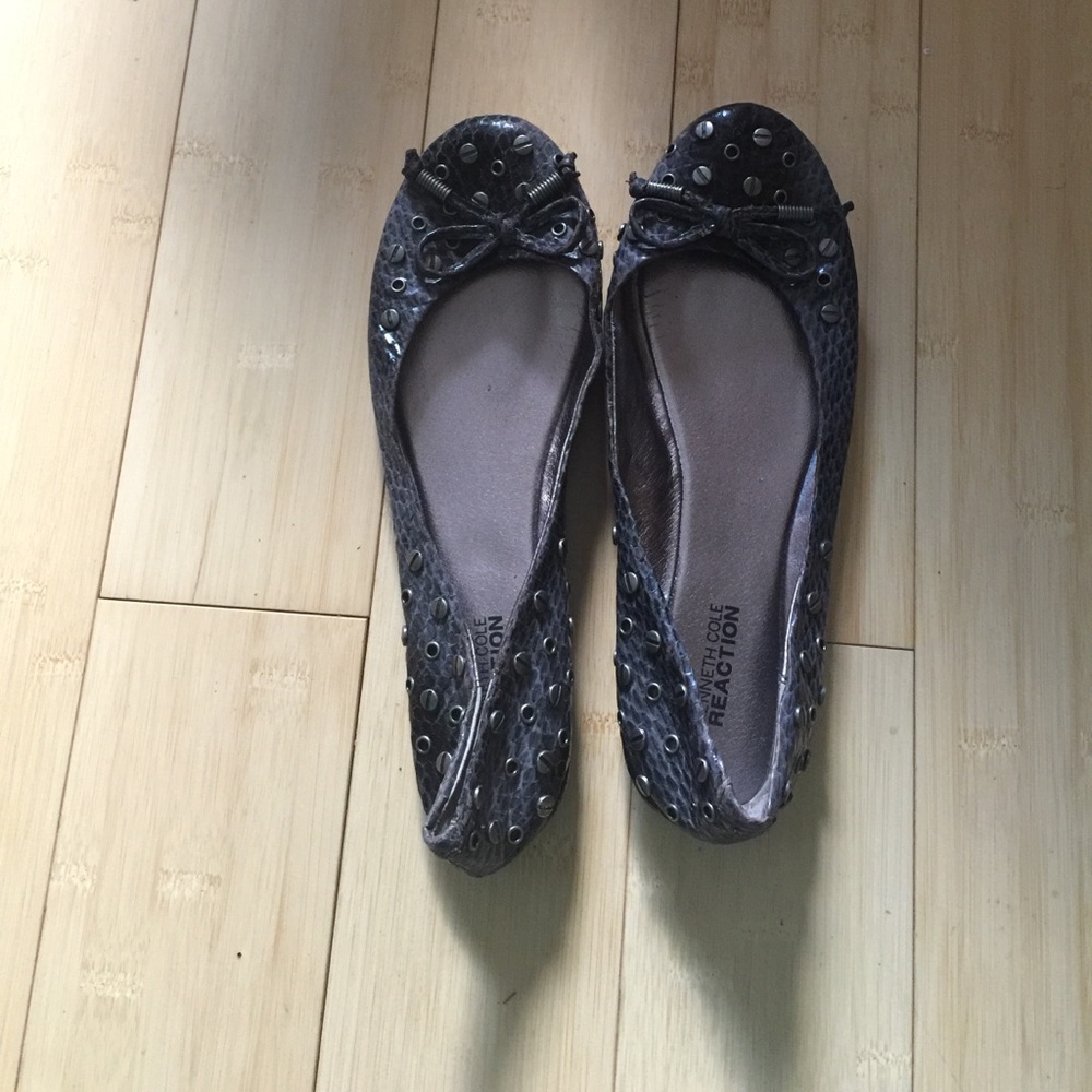 Kenneth Cole Gray loafers