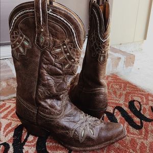 Tony Lama Cowgirl Boots! ❤️