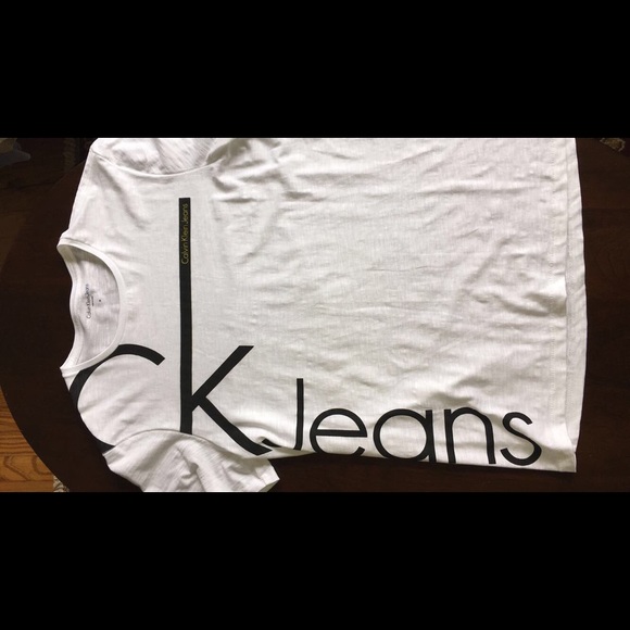 Calvin Klein Tee - Picture 1 of 2