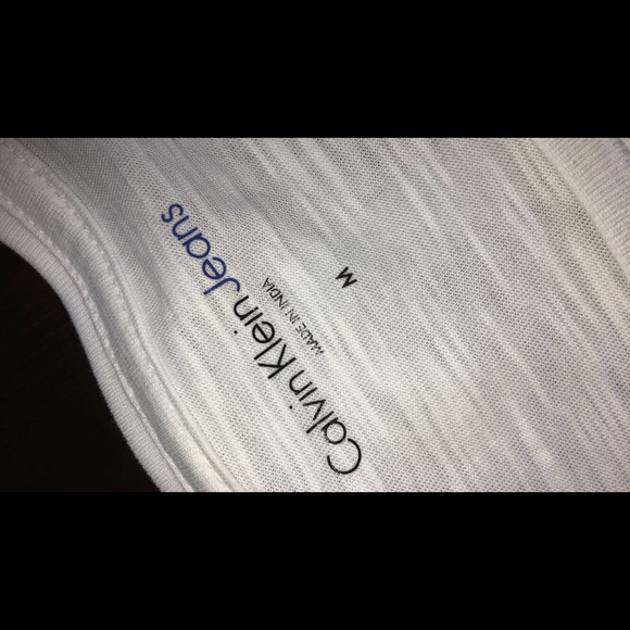 Calvin Klein Tee - Picture 2 of 2
