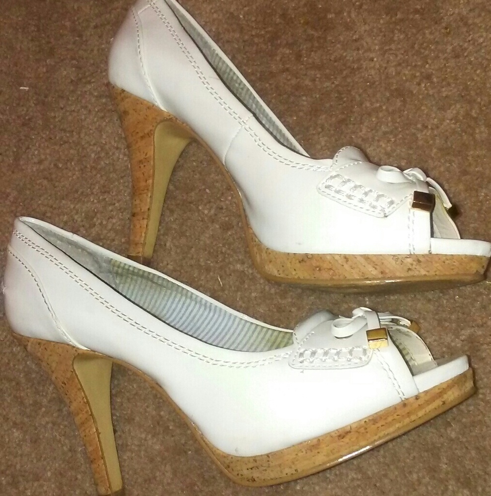**CLOSING SHOP** Amazing White, Nine West heels