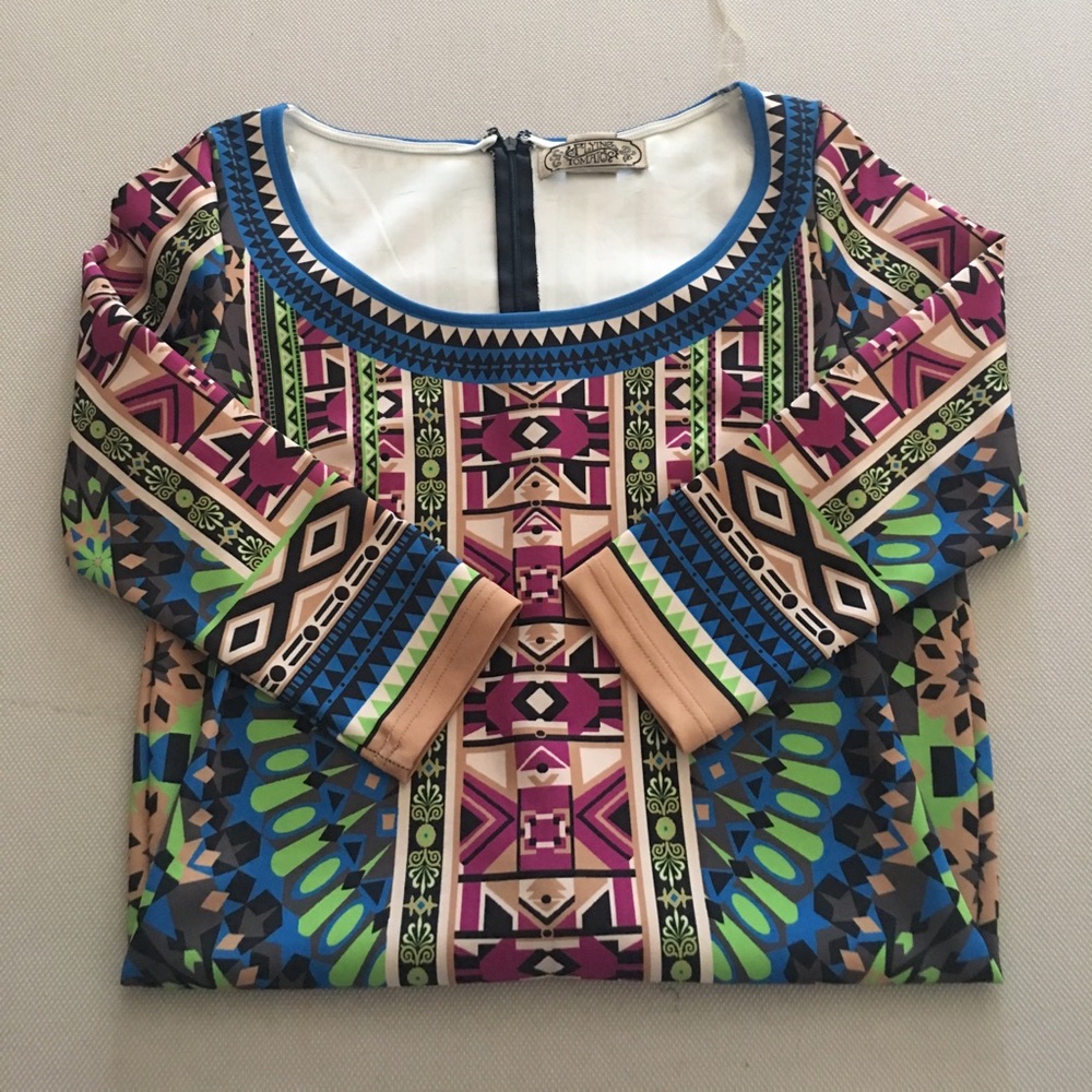 Fitted pattern dress - Picture 3 of 3