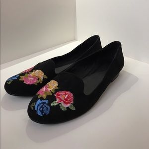 Embroidered flats