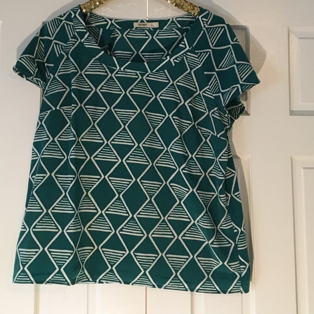 Old Navy size large dress shirt.