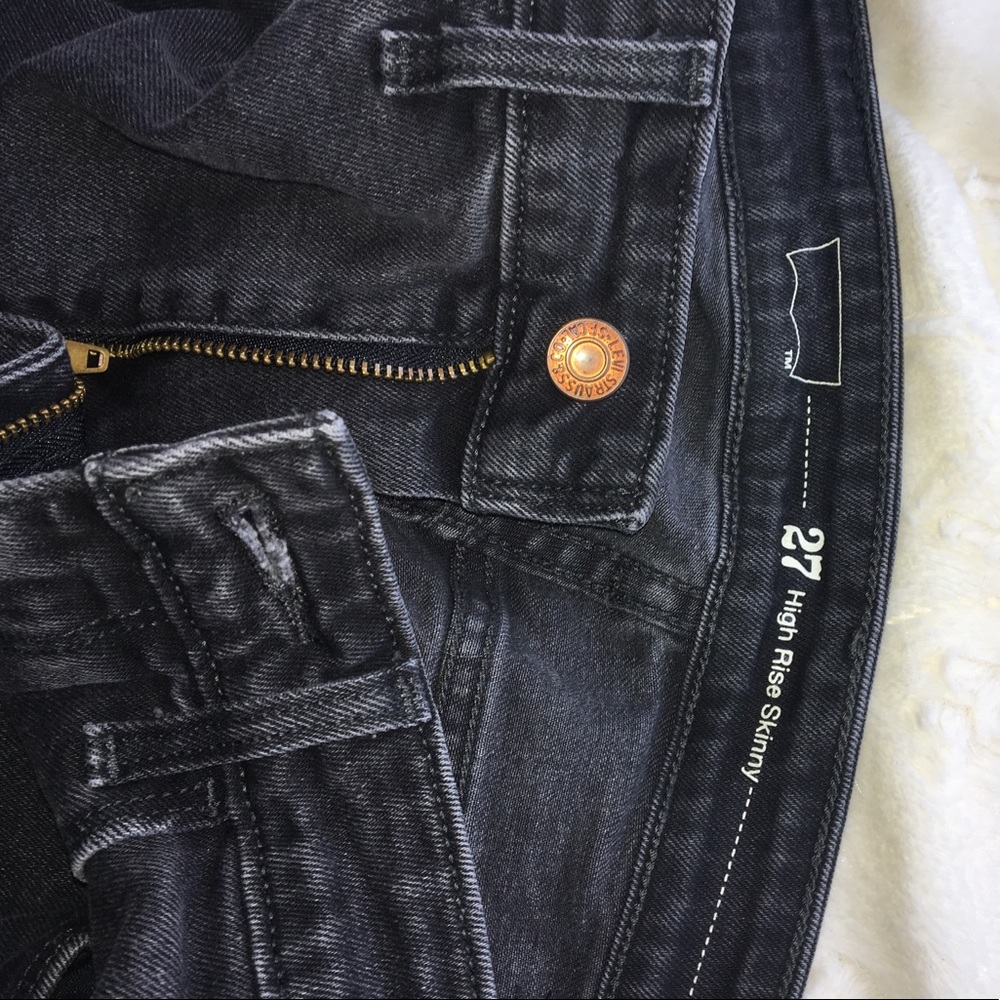 Levis Washed Black High Rise Skinnies