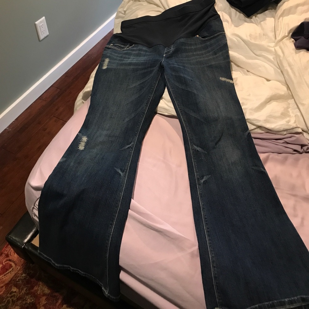 Old Navy Maternity Full panel distressed jeans 👖