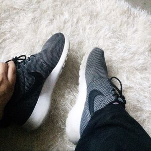 Nike roshes