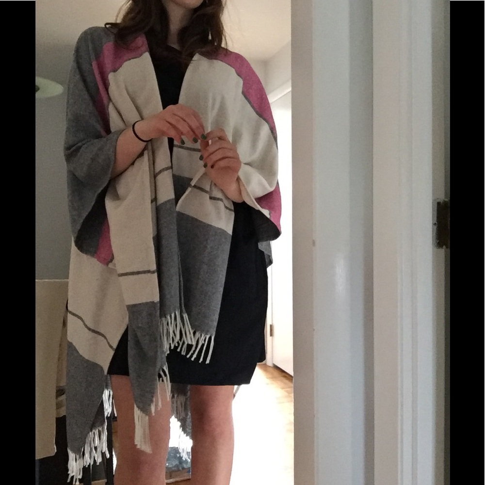GAP cape - Picture 2 of 7