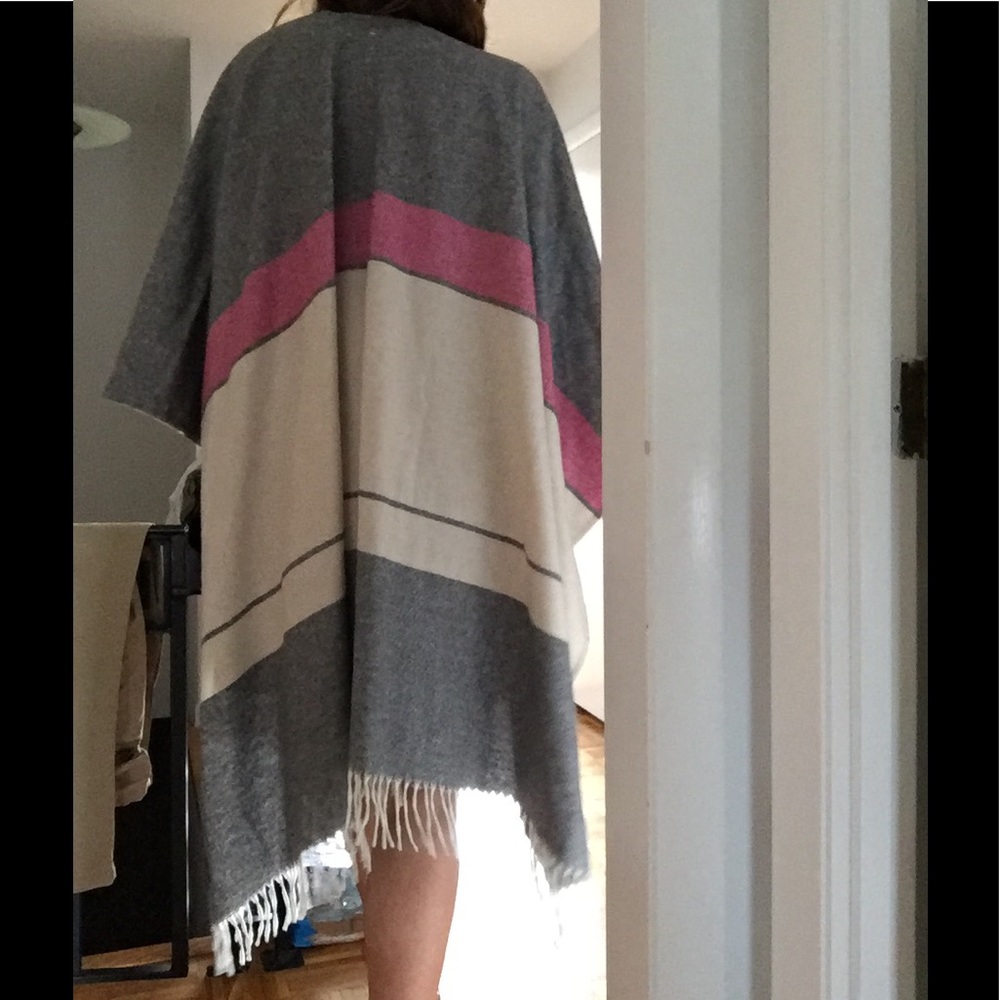 GAP cape - Picture 3 of 7