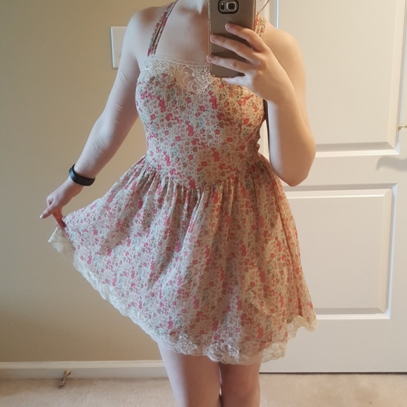 Topshop Dresses & Skirts - Topshop Short floral lace sundress
