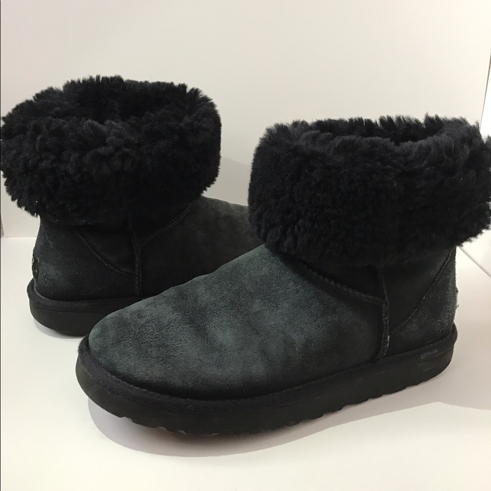 Black ugg boots