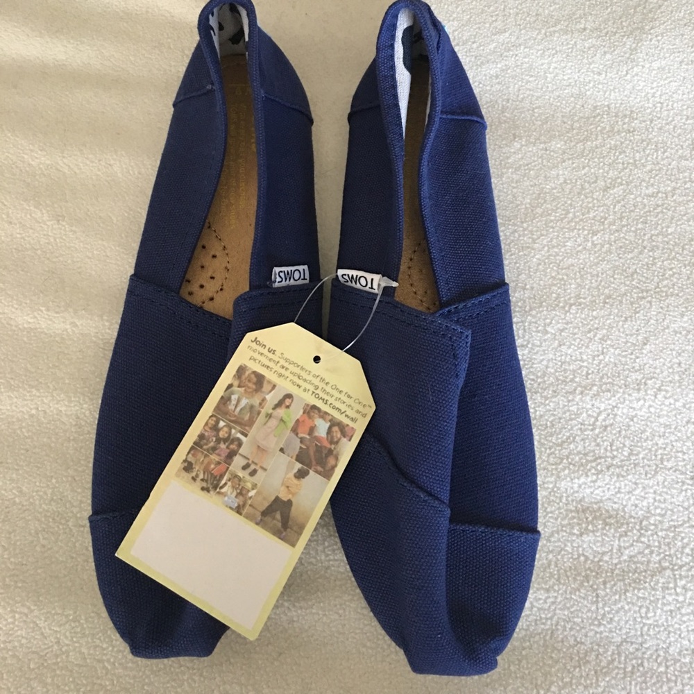 TOMS Brand New with Tags Size 9 (39 European)