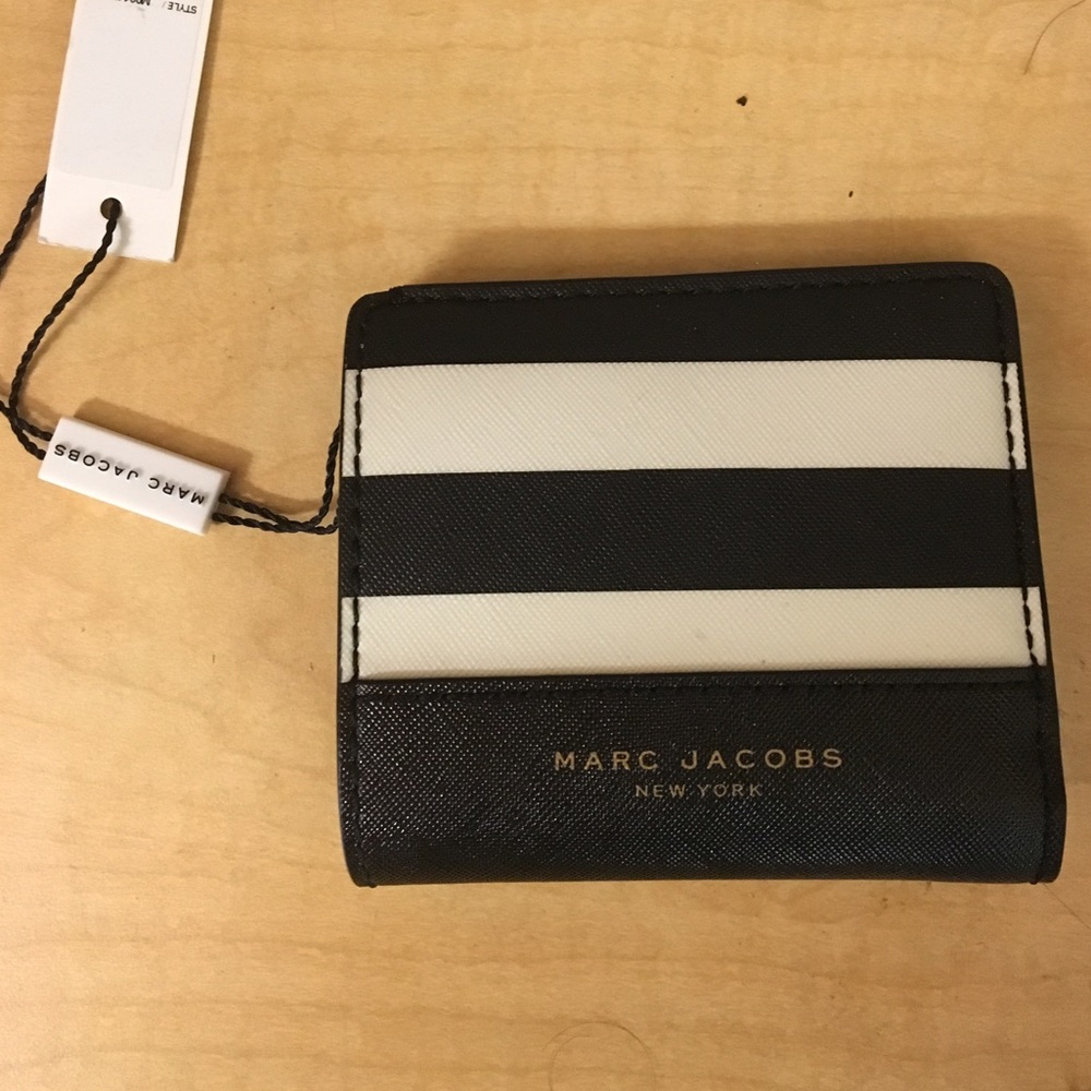 Marc Jacobs Wallet - Picture 2 of 3
