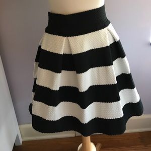 Stripped short skirt!!