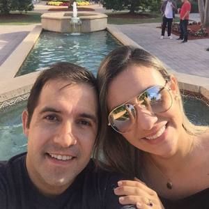 Meet your Posher, Adélia