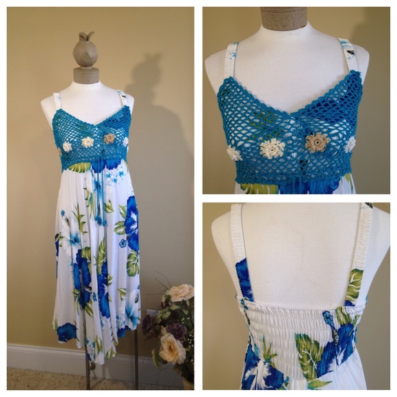 Dresses & Skirts - ✨HP💫Flowy Dress crochet top Island Asymmetrical L