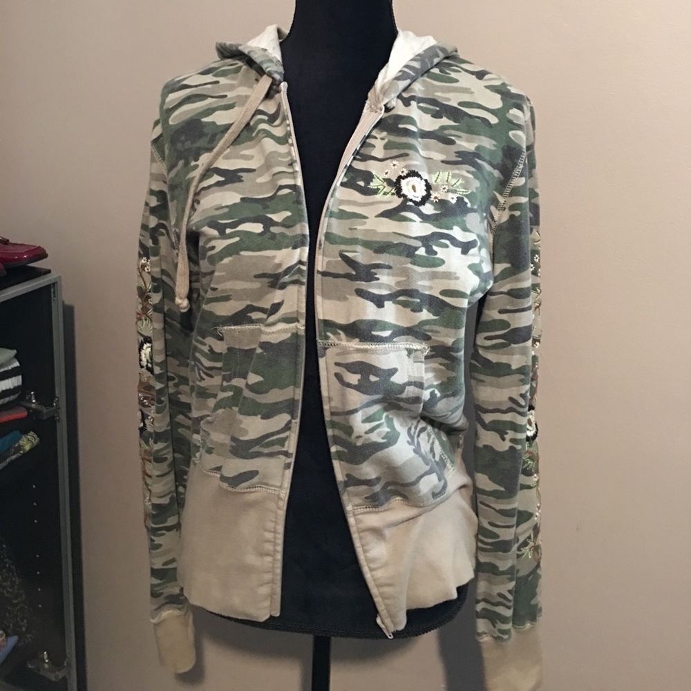 Authentic Vintage Camouflage Hoodie.