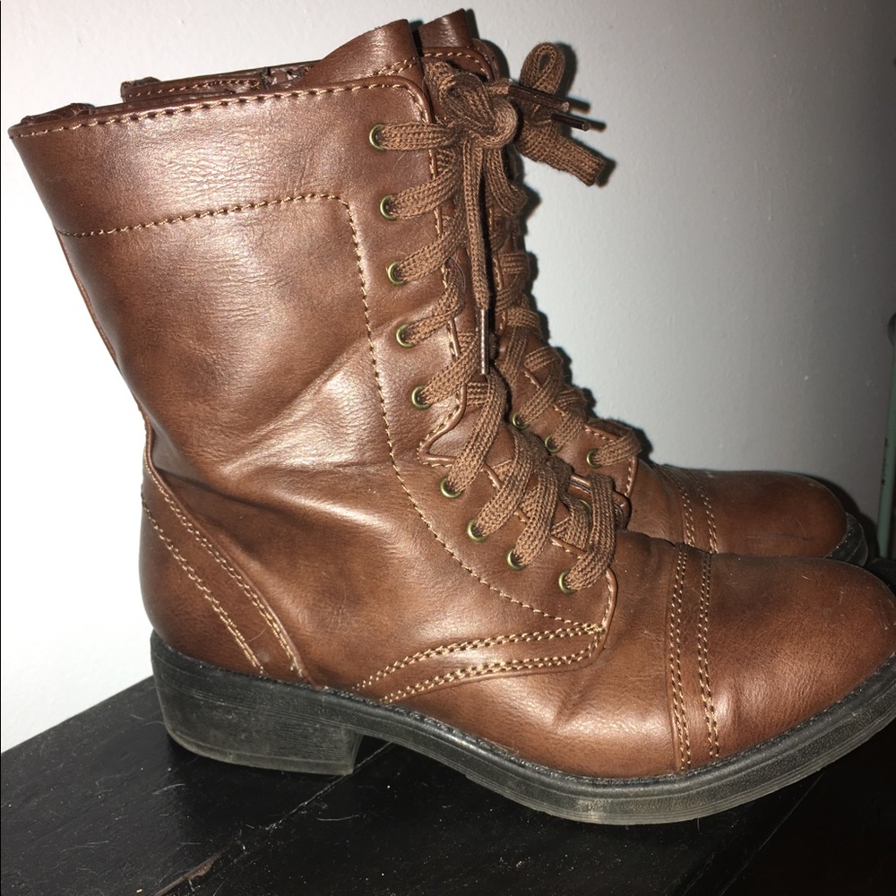 ✔️CLOSET STAPLE BOOTS✔️