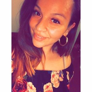 Meet your Posher, Felicia