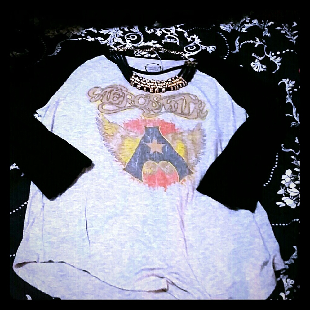 Graphic 3/4 sleeve t-shirt, necklace sold seperate