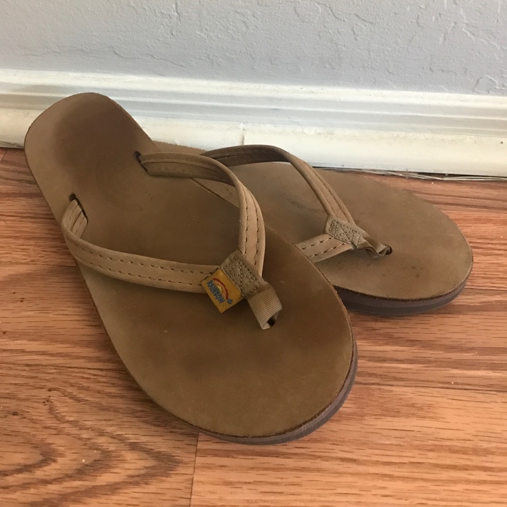 CLASSIC RAINBOW FLIP FLOPS