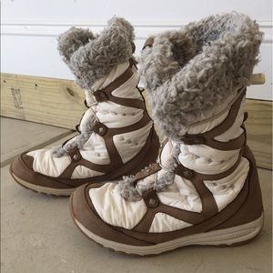 Columbia snow boots