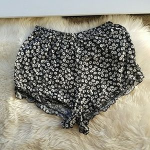 Nectar Floral Vodi Ruffle Shorts with pocket