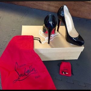 Authentic Christian Louboutin shoes❤️