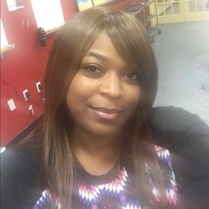 Meet your Posher, Lois