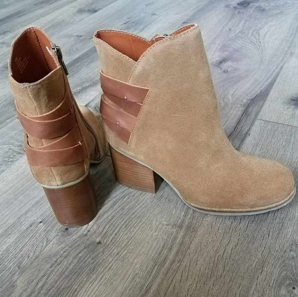 ⬇PRICE DROP⬇ MIA suede booties - Picture 6 of 6