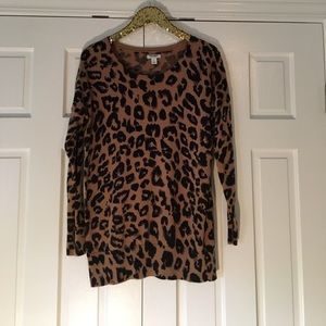 Cheetah print sweater by Old Navy. Size large.