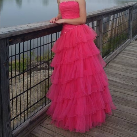 I am selling my junior prom dress. - Picture 3 of 4