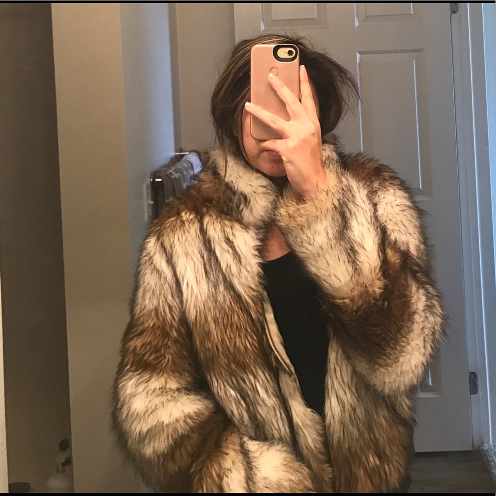 Fur coat - Picture 2 of 2