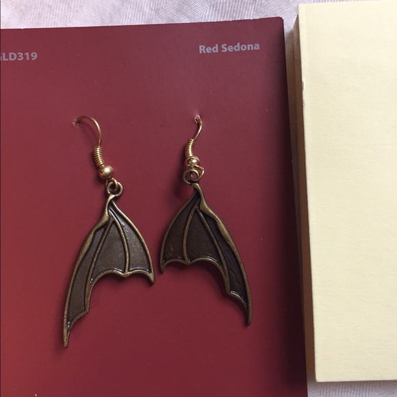 Gold bat wing earrings - Picture 2 of 3