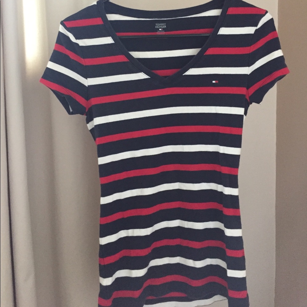 Tommy Hilfiger v neck