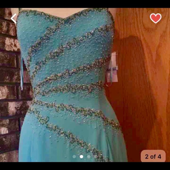 Beautiful light blue sequin formal gown - Picture 1 of 4